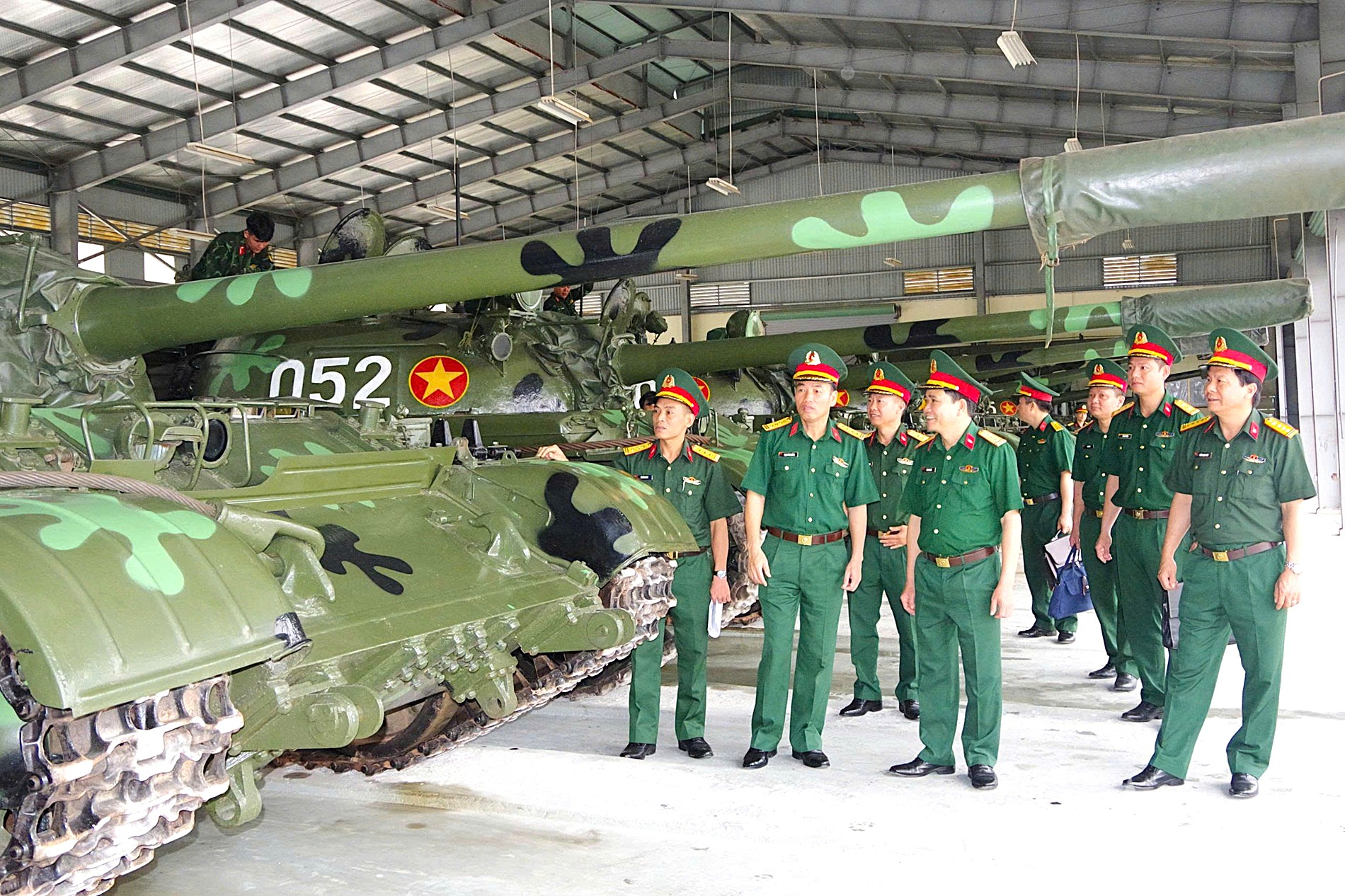 Quân đoàn 12 kiểm tra công tác sẵn sàng chiến đấu tại Lữ đoàn 203